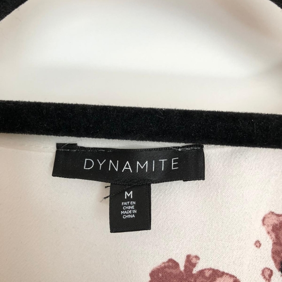 Dynamite Short-sleeved Wrap Blouse - Picture 4 of 4